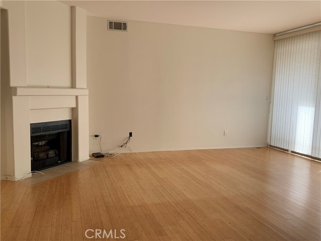 Detail Gallery Image 2 of 18 For 10790 Rose Ave #109,  Los Angeles,  CA 90034 - 2 Beds | 2/1 Baths