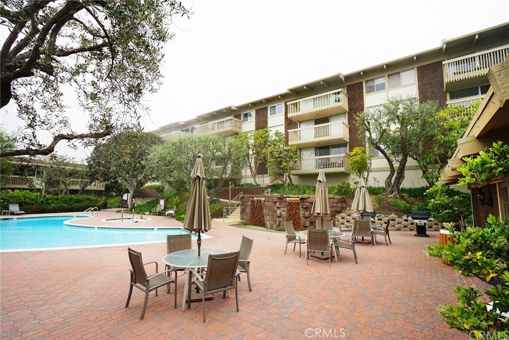 6542 Ocean Crest Drive C114