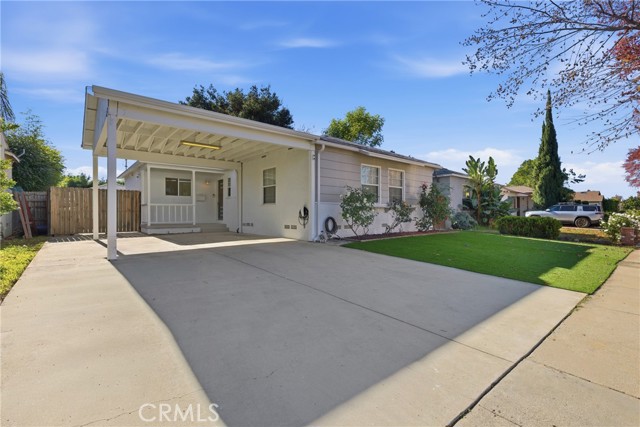 Detail Gallery Image 3 of 17 For 17546 Kittridge, Lake Balboa,  CA 91406 - 3 Beds | 2 Baths