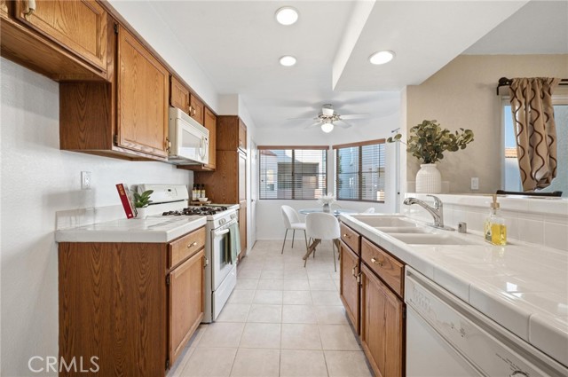 5455 Sylmar, 1402 photo 4