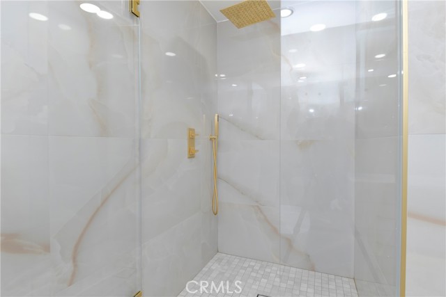 Detail Gallery Image 14 of 33 For 250 N First St #321,  Burbank,  CA 91502 - 2 Beds | 2 Baths