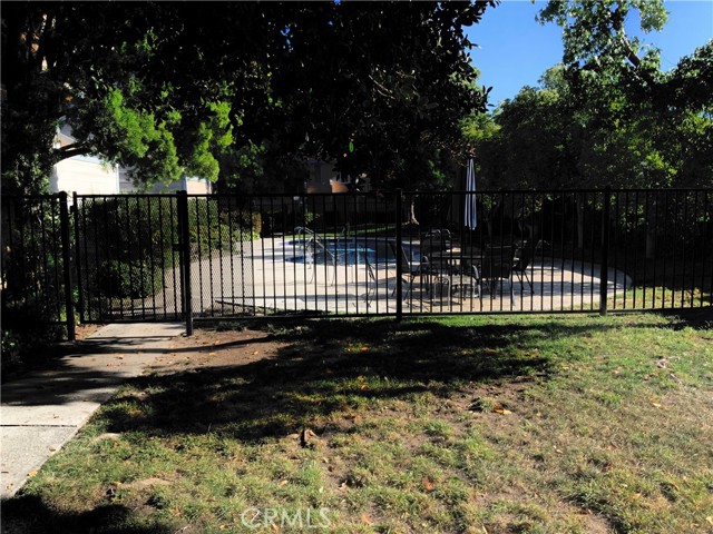 Detail Gallery Image 38 of 45 For 9917 Independence Ave #C,  Chatsworth,  CA 91311 - 2 Beds | 2 Baths