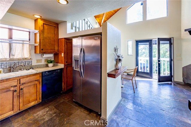 Detail Gallery Image 12 of 45 For 1935 Spencer St, Cambria,  CA 93428 - 2 Beds | 2 Baths