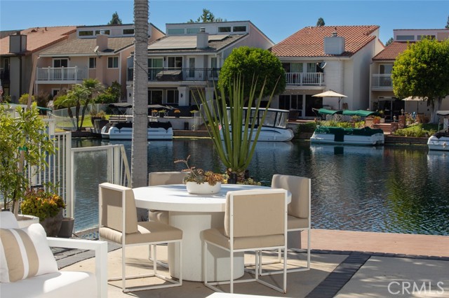 21875 Huron Lane, Lake Forest CA: https://media.crmls.org/medias/094be92c-838c-4098-8919-3c4c0b53e9ac.jpg