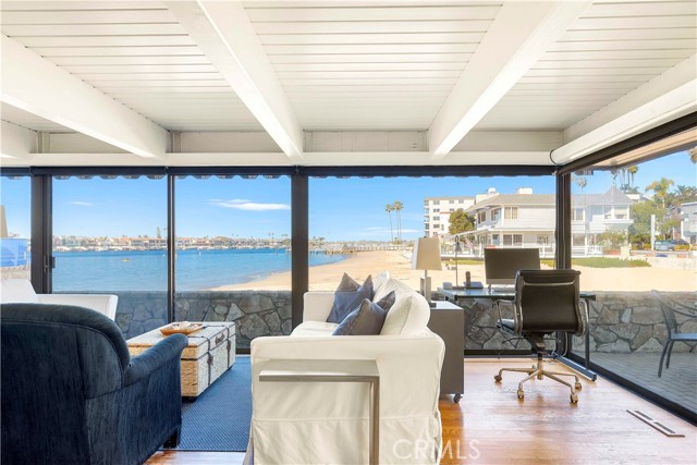 Detail Gallery Image 6 of 33 For 2708 Shell St, Corona Del Mar,  CA 92625 - 3 Beds | 3 Baths