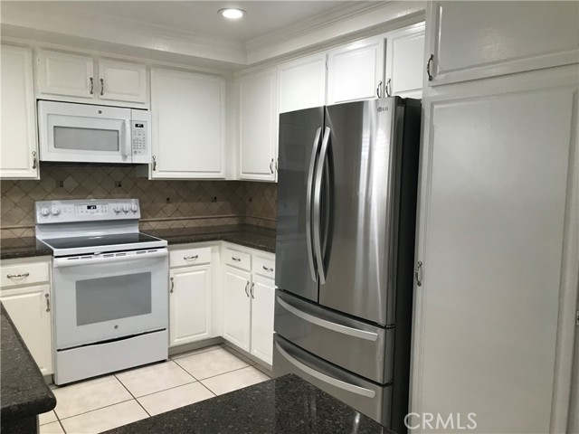 Detail Gallery Image 4 of 20 For 3354 Monte Hermoso #B,  Laguna Woods,  CA 92637 - 2 Beds | 2 Baths