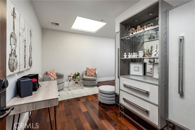 Image 41 of 57 For 345 Colorado Boulevard 404