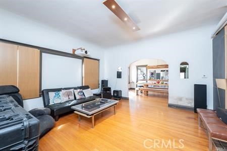 3025 Edgehill Drive, Los Angeles CA: https://media.crmls.org/medias/094c5587-b3f7-4ef3-8de1-7b092c79bea0.jpg