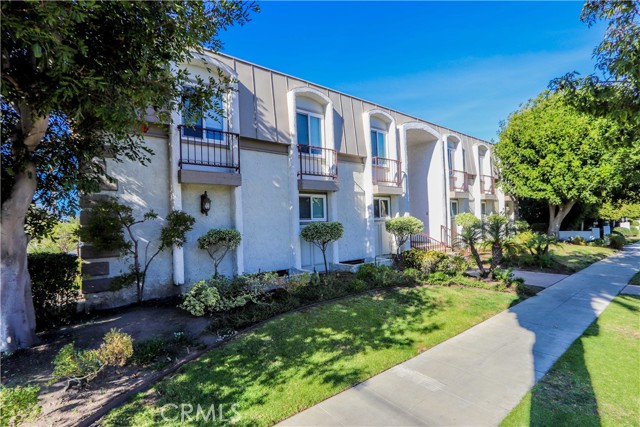 323 Broadway, Redondo Beach, California 90277, 2 Bedrooms Bedrooms, ,1 BathroomBathrooms,Residential,Sold,Broadway,PW23051836