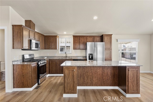 Detail Gallery Image 11 of 36 For 256 Mary Kay Ln, Bakersfield,  CA 93308 - 3 Beds | 2 Baths