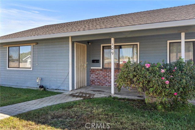 Detail Gallery Image 4 of 29 For 109 Alameda Ave, Chowchilla,  CA 93610 - 3 Beds | 2 Baths