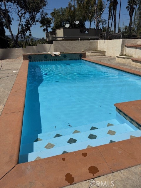 Detail Gallery Image 2 of 6 For 1607 Cherokee Rd, Corona,  CA 92883 - 7 Beds | 5/1 Baths