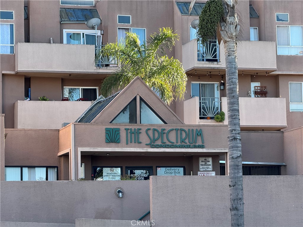 450 E 4th Street #414