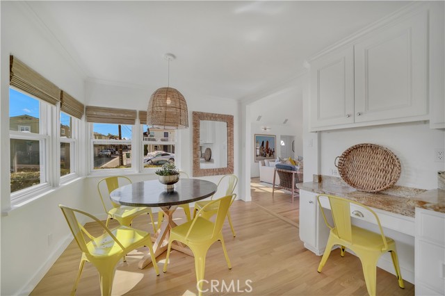 265 Myrtle Street, Laguna Beach CA: https://media.crmls.org/medias/09503c8d-8d3a-450b-a99a-c9a20ec83ef5.jpg