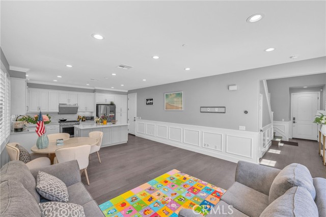 230 Bright Poppy, Irvine CA: https://media.crmls.org/medias/09506ba8-bb11-4461-b775-e6e7dd2ba967.jpg