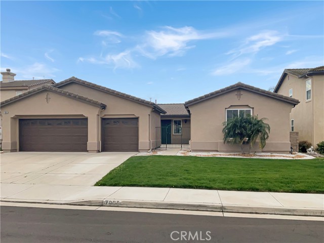 Detail Gallery Image 1 of 18 For 7025 Dove Valley Way, Corona,  CA 92880 - 3 Beds | 2 Baths