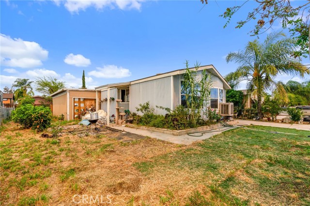 Detail Gallery Image 4 of 16 For 136 San Luis, Perris,  CA 92571 - 3 Beds | 2 Baths