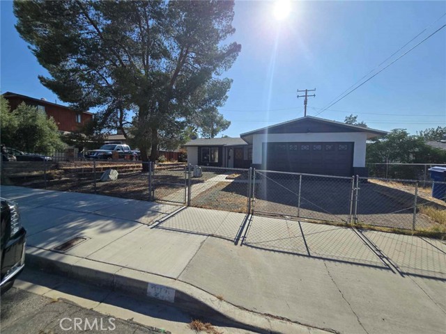 312 Del Mar Avenue, Barstow CA: https://media.crmls.org/medias/0952aa90-1b39-4b94-b000-23e4d3b7532c.jpg