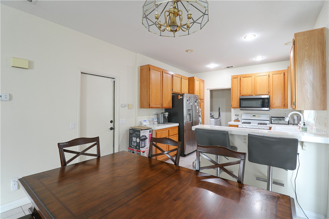 Detail Gallery Image 1 of 22 For 1066 Wass St #8,  Tustin,  CA 92780 - 2 Beds | 2/1 Baths