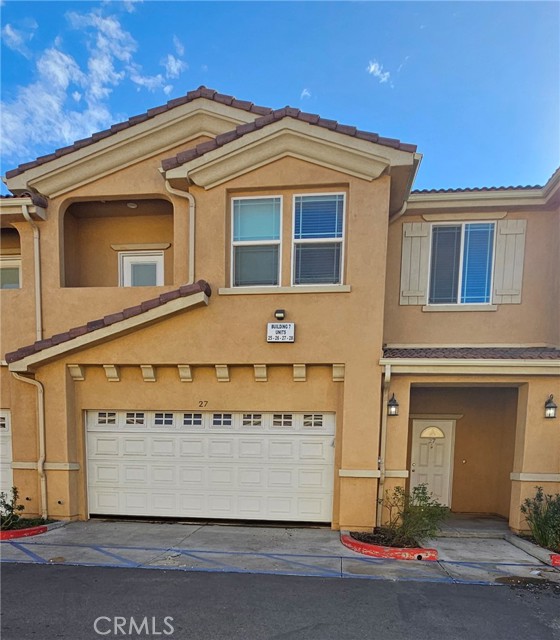 Detail Gallery Image 1 of 12 For 8185 Banana Ave #27,  Fontana,  CA 92335 - 4 Beds | 2/1 Baths