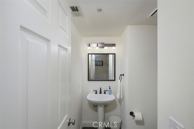 Detail Gallery Image 14 of 27 For 11000 Kimberly, Montclair,  CA 91763 - 3 Beds | 2/1 Baths