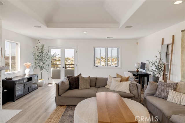 1722 Harper Avenue, Redondo Beach CA: https://media.crmls.org/medias/09530acf-a22c-4ad0-96ef-b44556583360.jpg