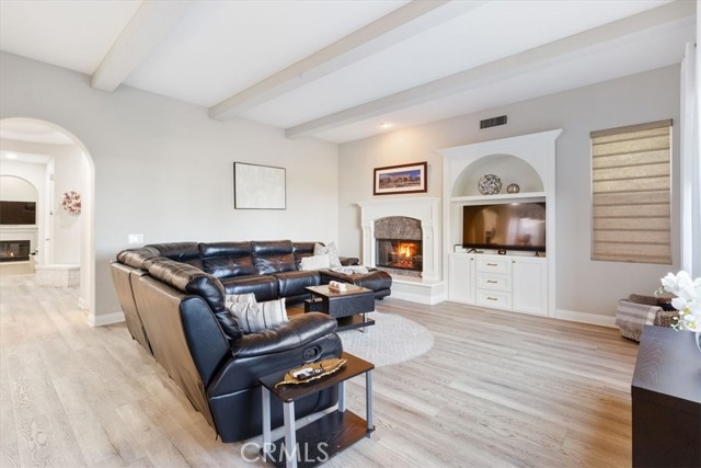 33 Craftsbury Place, Ladera Ranch CA: https://media.crmls.org/medias/09546d1b-6e3c-4889-a81e-a7ccbabf35d7.jpg