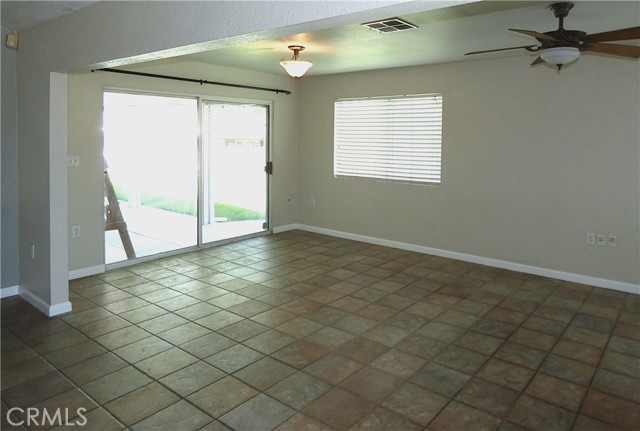 Detail Gallery Image 16 of 38 For 15202 Copper Canyon Cir, Victorville,  CA 92394 - 4 Beds | 2 Baths