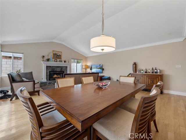 095569b5 Ffba 4183 Ba70 C804a260fecf