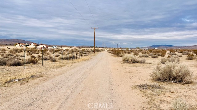 Detail Gallery Image 15 of 32 For 47229227 Harris Ln, Apple Valley,  CA 92307 - – Beds | – Baths