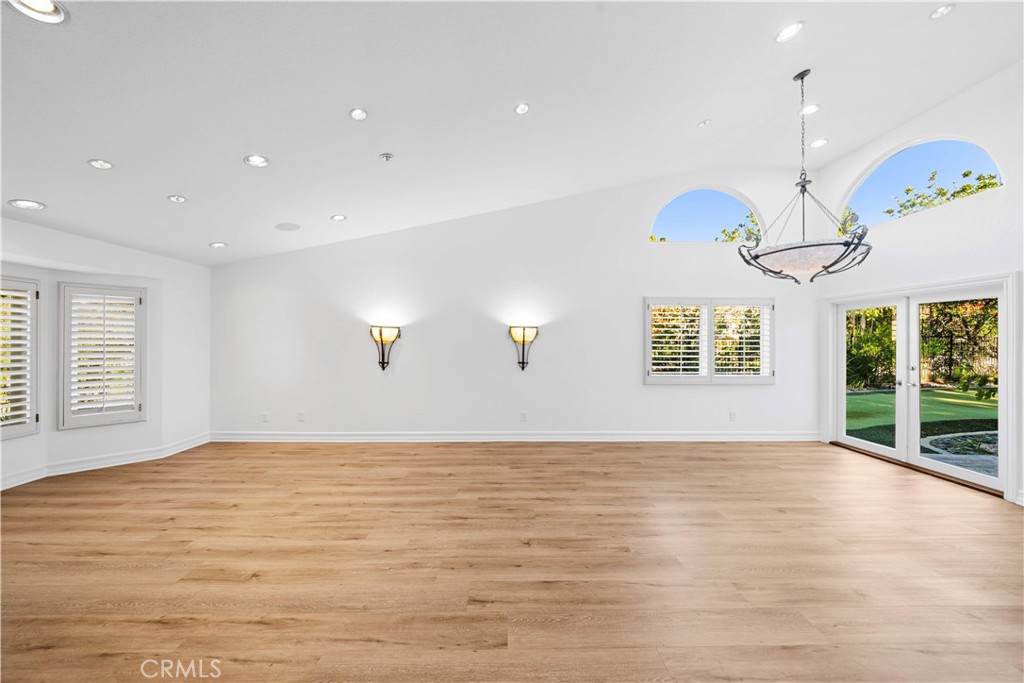 MLS #OC25250292 image #6