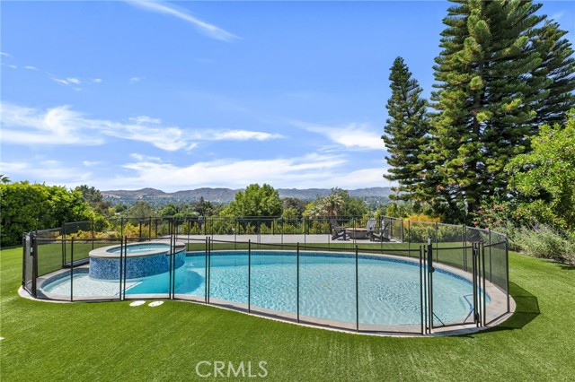 23241 Aetna Street, Woodland Hills CA: https://media.crmls.org/medias/09568280-7051-40c1-b5e2-3ff0eae23e7f.jpg