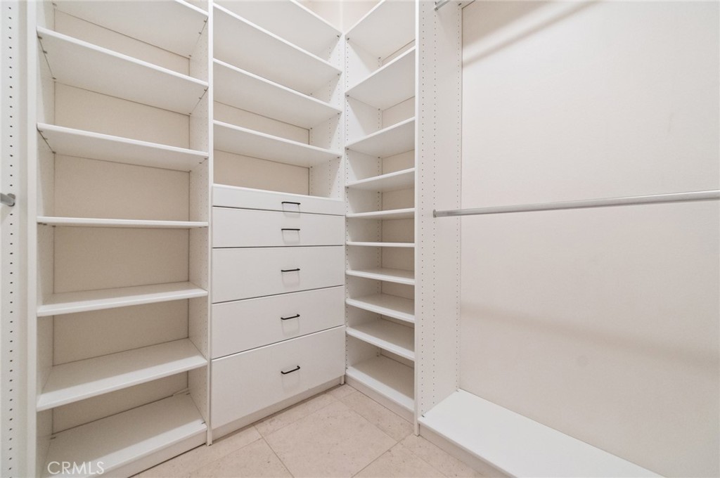 MLS #OC25261172 image #22