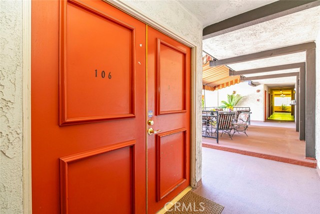Detail Gallery Image 2 of 38 For 605 N Louise St #106,  Glendale,  CA 91206 - 2 Beds | 2 Baths