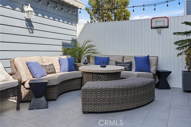 Detail Gallery Image 19 of 37 For 15735 Nordhoff St #11,  North Hills,  CA 91343 - 3 Beds | 3 Baths