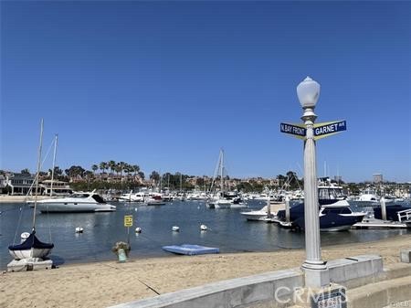 Detail Gallery Image 11 of 11 For 212 1/2 Garnet Ave, Newport Beach,  CA 92662 - 2 Beds | 2 Baths