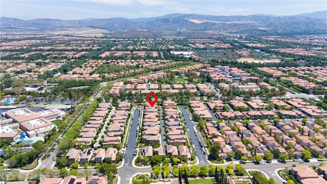 97 Twin Gables, Irvine CA: https://media.crmls.org/medias/095811da-f3bd-41c4-8eda-3aae1e02890c.jpg
