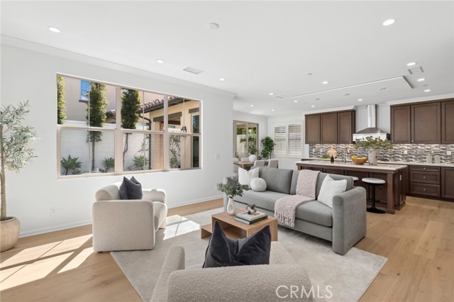 Detail Gallery Image 2 of 17 For 76 Decker, Irvine,  CA 92620 - 3 Beds | 2/1 Baths