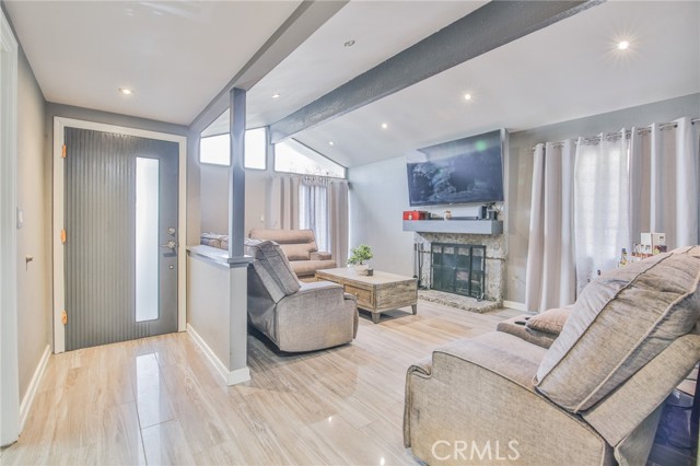 Detail Gallery Image 11 of 36 For 5018 Elderhall Ave, Lakewood,  CA 90712 - 4 Beds | 2 Baths