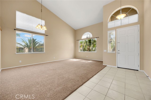 Detail Gallery Image 3 of 35 For 930 via Blairo, Corona,  CA 92879 - 5 Beds | 3 Baths