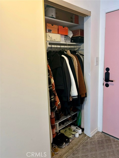 615 E Broadway, Long Beach CA: https://media.crmls.org/medias/09590aab-edbd-4d92-8ae4-3c56c3e45890.jpg
