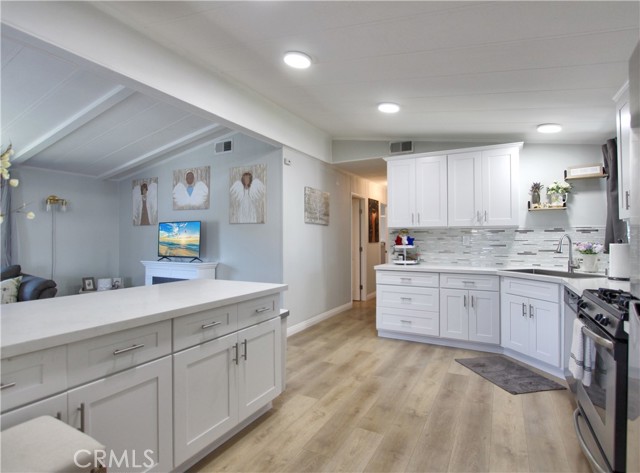 Detail Gallery Image 7 of 18 For 692 N Adele St #101,  Orange,  CA 92867 - 3 Beds | 2 Baths