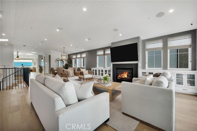 Detail Gallery Image 19 of 49 For 620 12th Street, Manhattan Beach,  CA 90266 - 5 Beds | 4/1 Baths