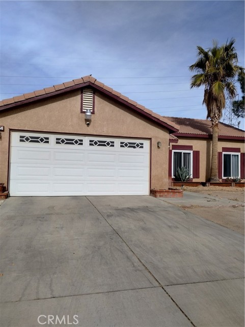 Detail Gallery Image 1 of 21 For 10754 Pemberton, Adelanto,  CA 92301 - 4 Beds | 2 Baths