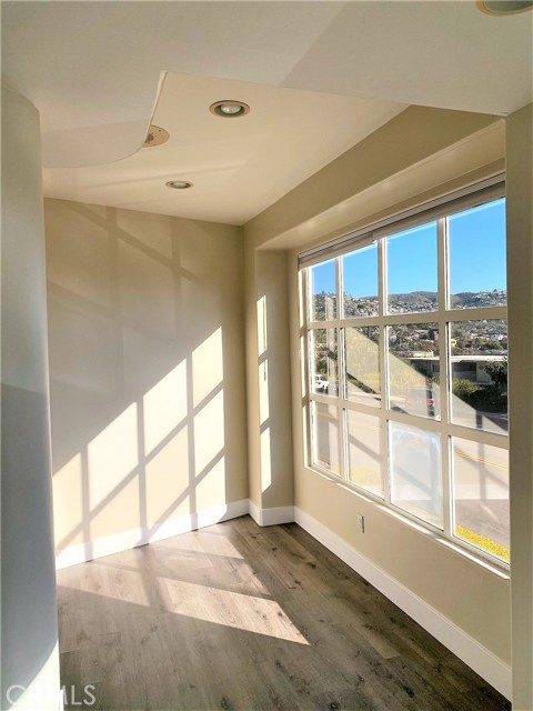 Detail Gallery Image 7 of 20 For 244 Cliff Dr #3,  Laguna Beach,  CA 92651 - 2 Beds | 2/1 Baths