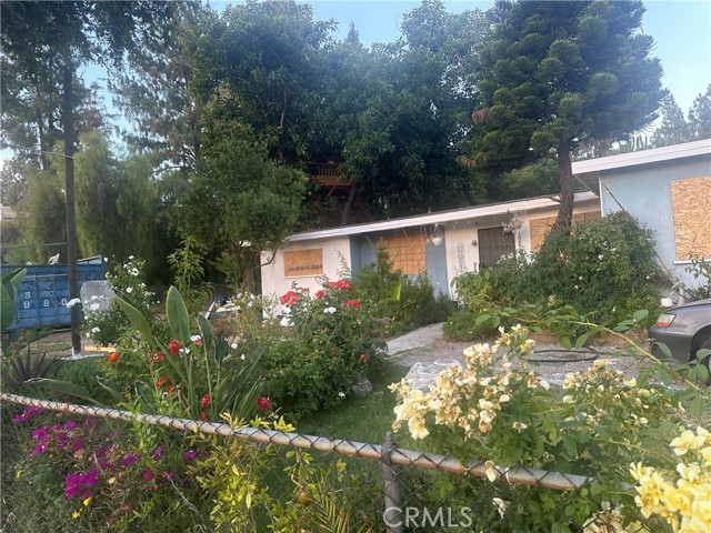 10810 Woodley Avenue, Granada Hills CA: https://media.crmls.org/medias/095b0243-e4c0-4cf5-b269-12efe3cbaa81.jpg