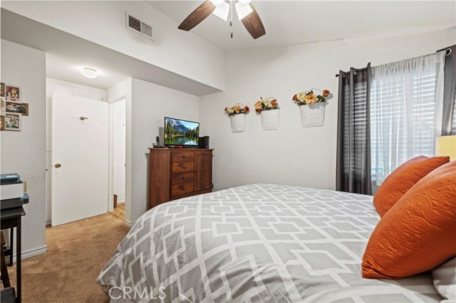 Detail Gallery Image 21 of 41 For 19160 Avenue of the Oaks #B,  Newhall,  CA 91321 - 2 Beds | 1 Baths
