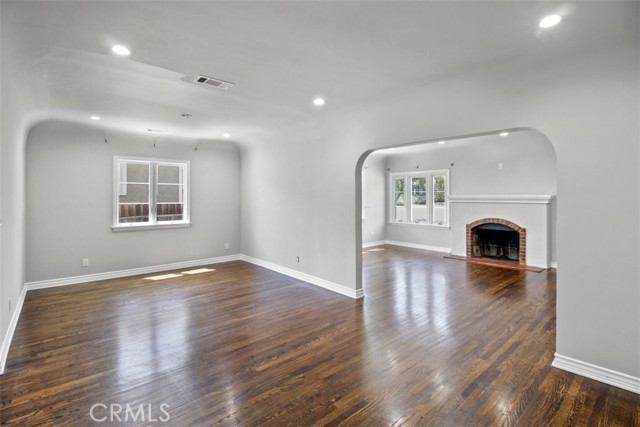 Detail Gallery Image 9 of 36 For 2682 E Villa St, Pasadena,  CA 91107 - 4 Beds | 3 Baths