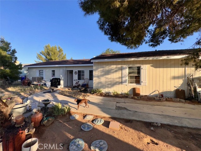 21835 Dotame Avenue, Apple Valley CA: https://media.crmls.org/medias/095be2ae-7535-49d5-8f98-66140ef43f3e.jpg