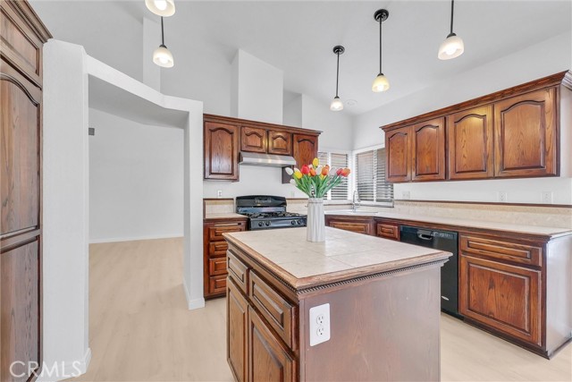 Detail Gallery Image 11 of 44 For 10561 Mendoza Rd, Moreno Valley,  CA 92557 - 4 Beds | 2 Baths